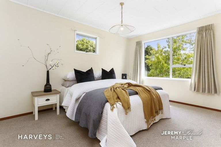 Photo of property in 35 South Lynn Road, Titirangi, Auckland, 0604