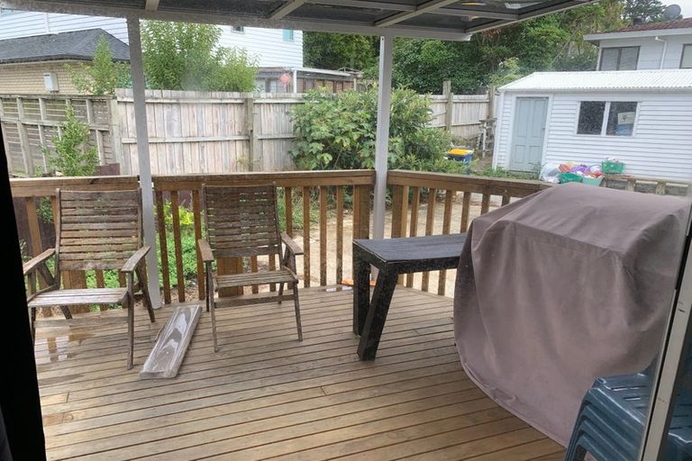 Photo of property in 1/4 Orton Street, Glenfield, Auckland, 0627