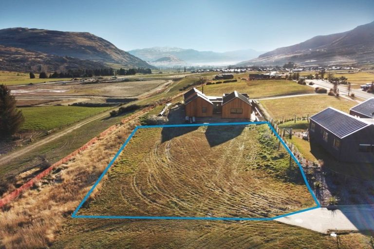 Photo of property in 5 Cunninghams Drive, Jacks Point, Queenstown, 9371