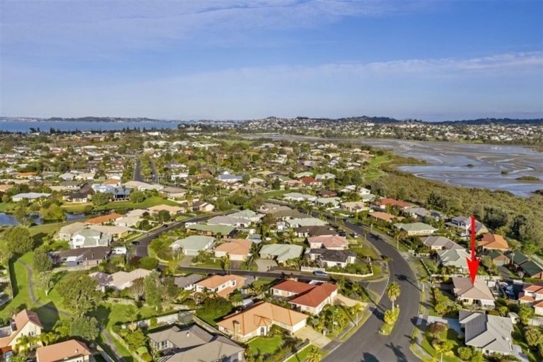 Photo of property in 156 Lakeside Drive, Orewa, 0931