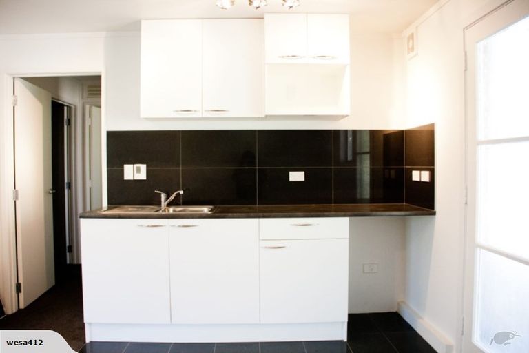 Photo of property in 11 Nea Place, Hillcrest, Auckland, 0627