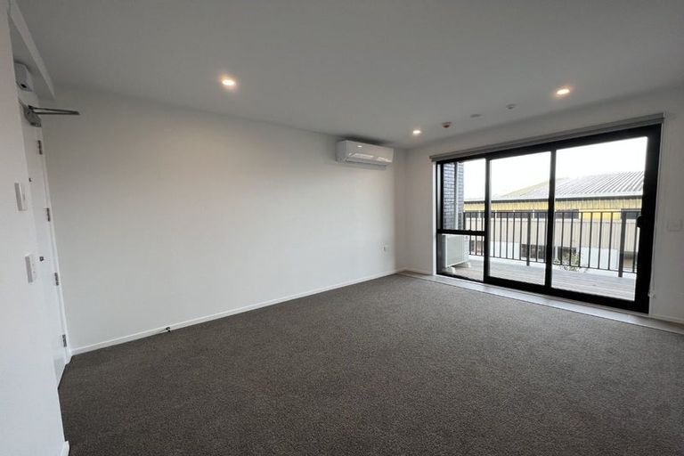 Photo of property in 208/28c Eileen Newey Place, Henderson, 0612