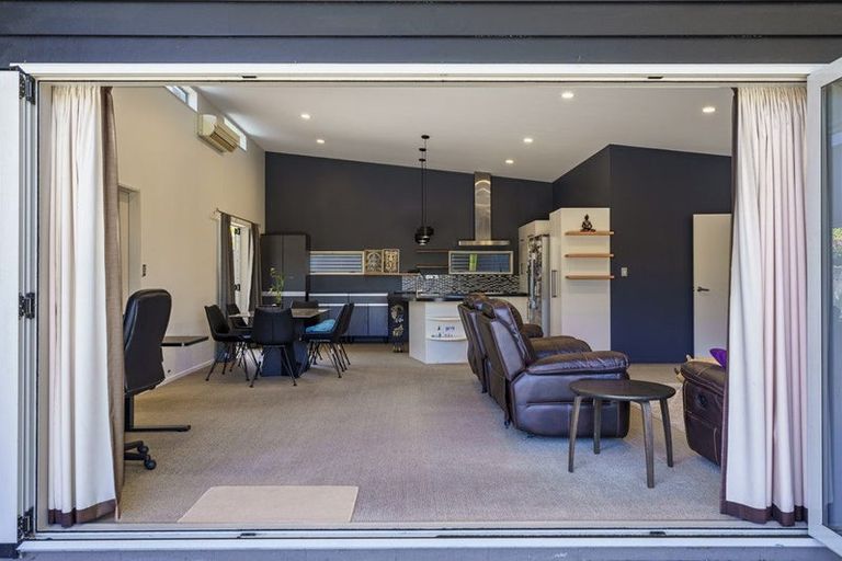 Photo of property in 7a Chester Place, Taradale, Napier, 4112