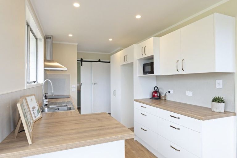 Photo of property in 8 Newlyn Place, Welbourn, New Plymouth, 4312