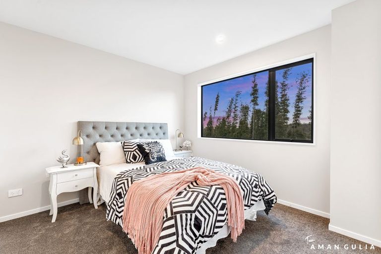 Photo of property in 3 Don Oliver Lane, Glen Eden, 0602
