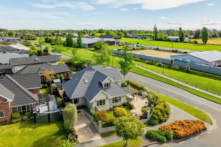 Photo of property in 30 Glasnevin Drive, Casebrook, Christchurch, 8051