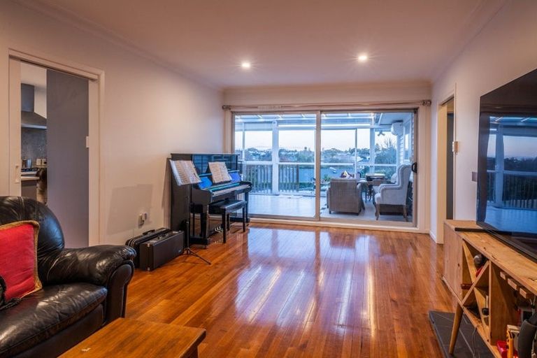 Photo of property in 26 Waimana Avenue, Northcote Point, Auckland, 0627