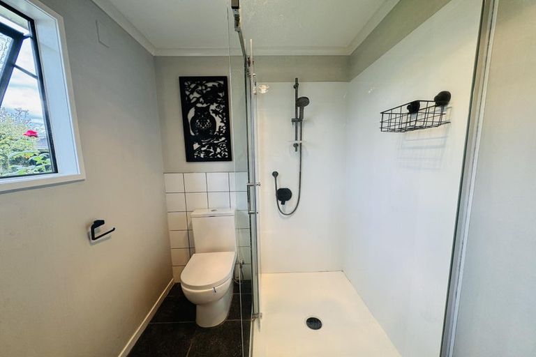 Photo of property in 50 Hillcrest Drive, Kelvin Grove, Palmerston North, 4414