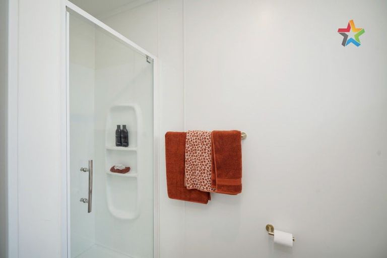 Photo of property in 21 Dumbarton Place, Strathern, Invercargill, 9812