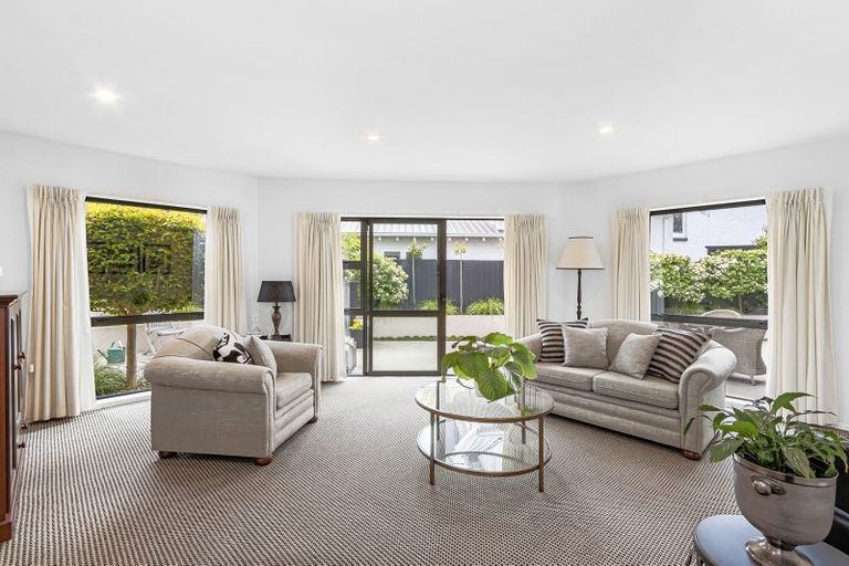 Photo of property in 22 Snowdon Road, Fendalton, Christchurch, 8052