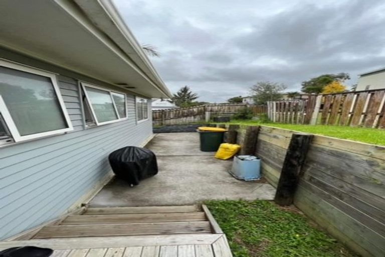 Photo of property in 62a Lauderdale Road, Birkdale, Auckland, 0626