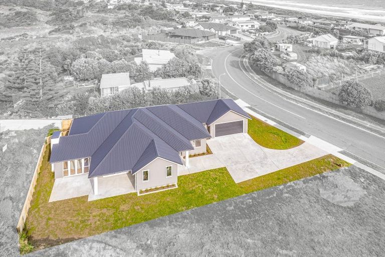 Photo of property in 14 Longbeach Drive, Castlecliff, Wanganui, 4501