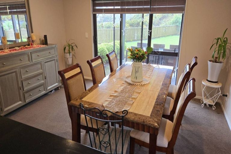 Photo of property in 22 Portmore Place, Grenada Village, Wellington, 6037