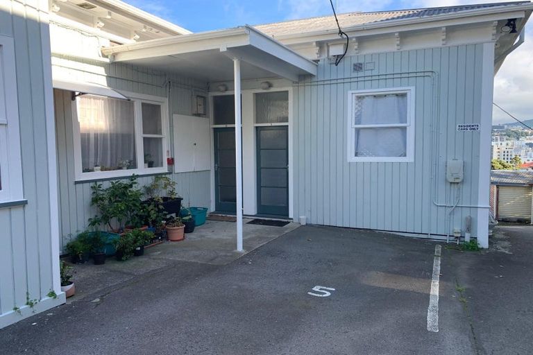 Photo of property in 1/24 Austin Street, Mount Victoria, Wellington, 6011