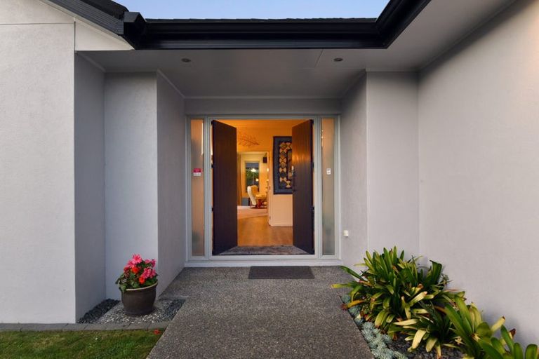 Photo of property in 160 Kittiwake Drive, Schnapper Rock, Auckland, 0632