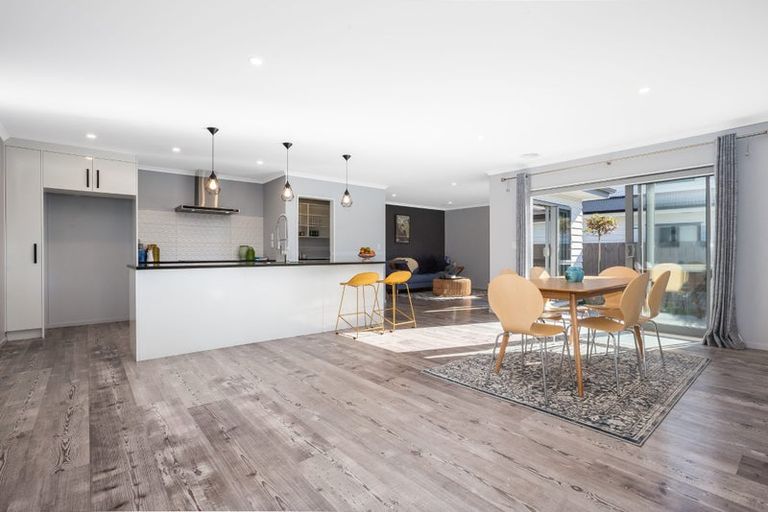 Photo of property in 13 Atherton Terrace, Churton Park, Wellington, 6037