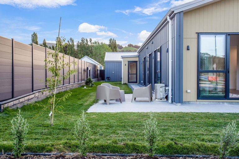 Photo of property in 1 Lamont Place, Waikanae, 5036