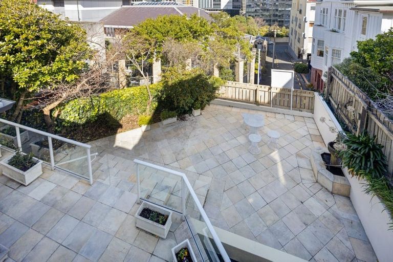 Photo of property in 15 Selwyn Terrace, Thorndon, Wellington, 6011