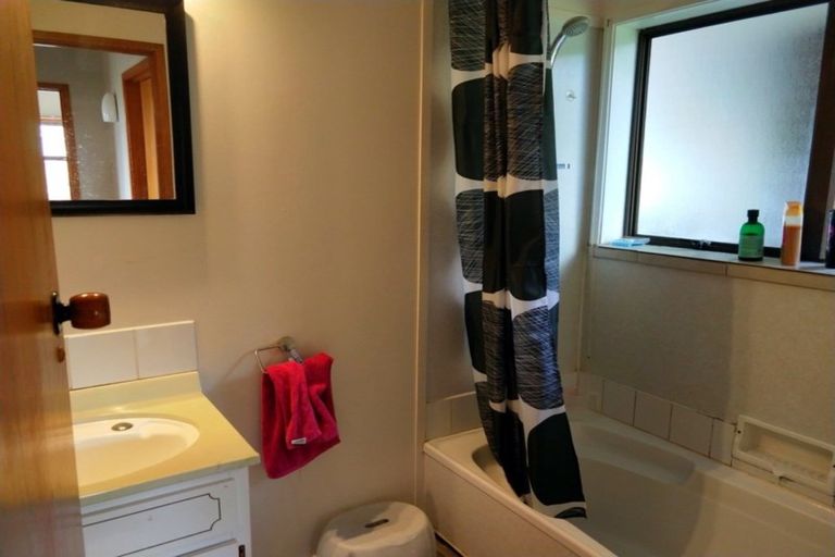 Photo of property in 1/48 Lemnos Place, Titirangi, Auckland, 0604