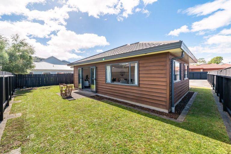 Photo of property in 6a Louis Street, Trentham, Upper Hutt, 5018