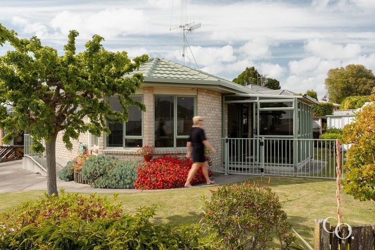 Photo of property in 16 Chaytor Street, Te Puke, 3119