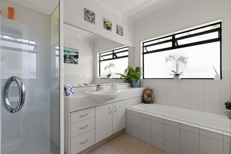 Photo of property in 36 Kensington Drive, Taradale, Napier, 4112