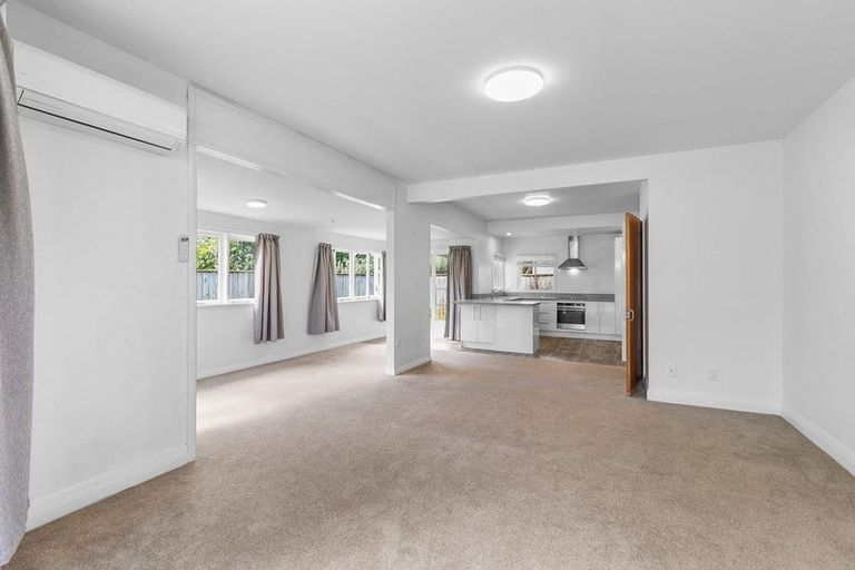 Photo of property in 88 Queenwood Road, Levin, 5510