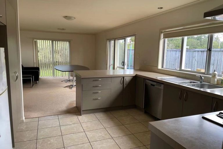 Photo of property in 3 Franheim Crescent, Orewa, 0931