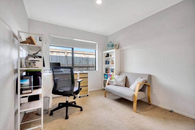 Photo of property in 3 Ron Wyatt Lane, Waiuku, 2123