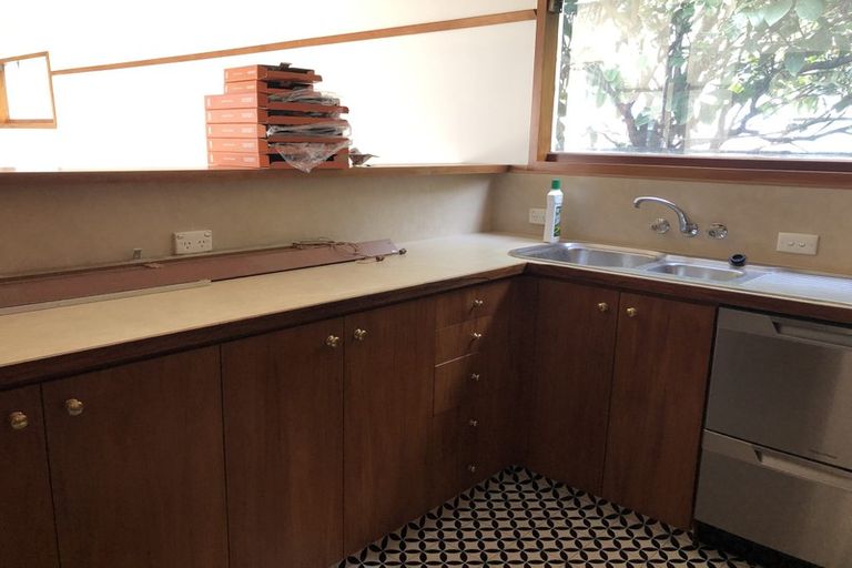 Photo of property in 90 Palatine Terrace, Saint Martins, Christchurch, 8022