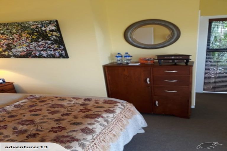 Photo of property in 666 South Titirangi Road, Titirangi, Auckland, 0604