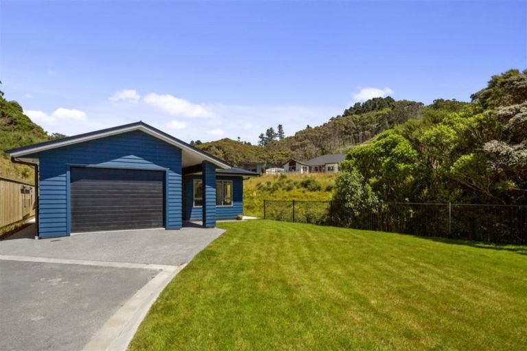 Photo of property in 7 Hull Place, Whitby, Porirua, 5024