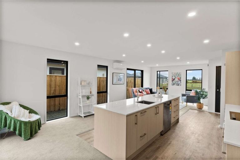 Photo of property in 19 Ellmers Street, Woodend, 7691