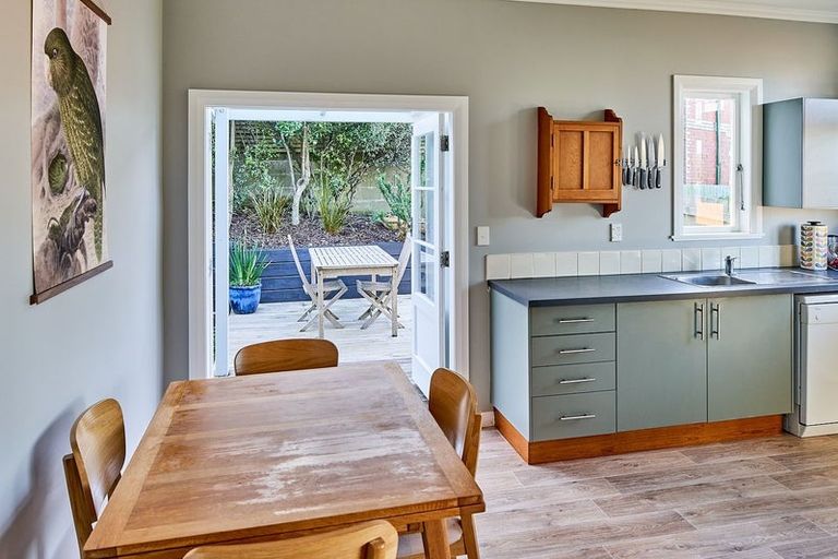 Photo of property in 10 Helen Street, Brooklyn, Wellington, 6021