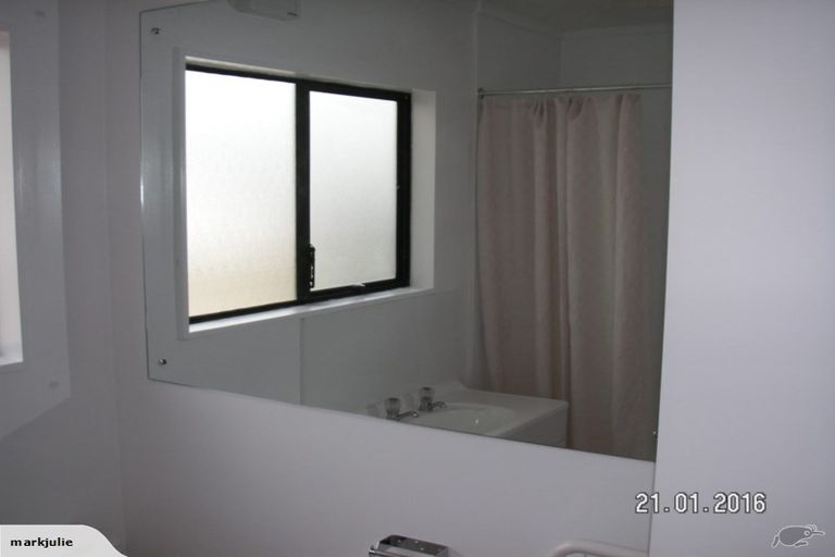 Photo of property in 63 Hillcrest Drive, Kelvin Grove, Palmerston North, 4414