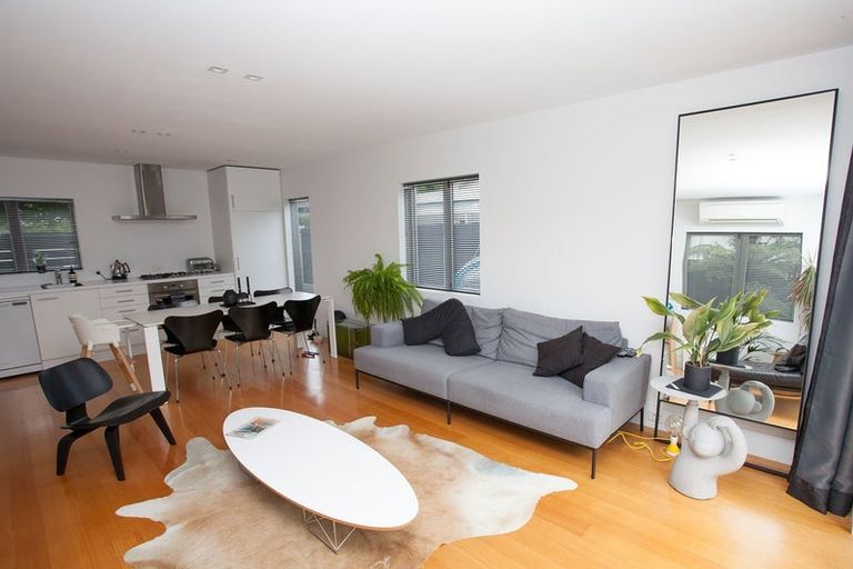 Photo of property in 5 Champion Street, Edgeware, Christchurch, 8013