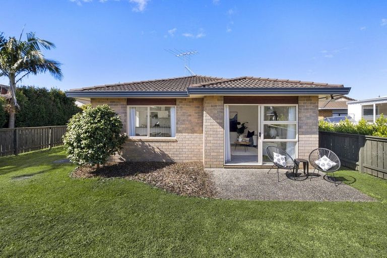 Photo of property in 1/11 Milton Road, Orewa, 0931