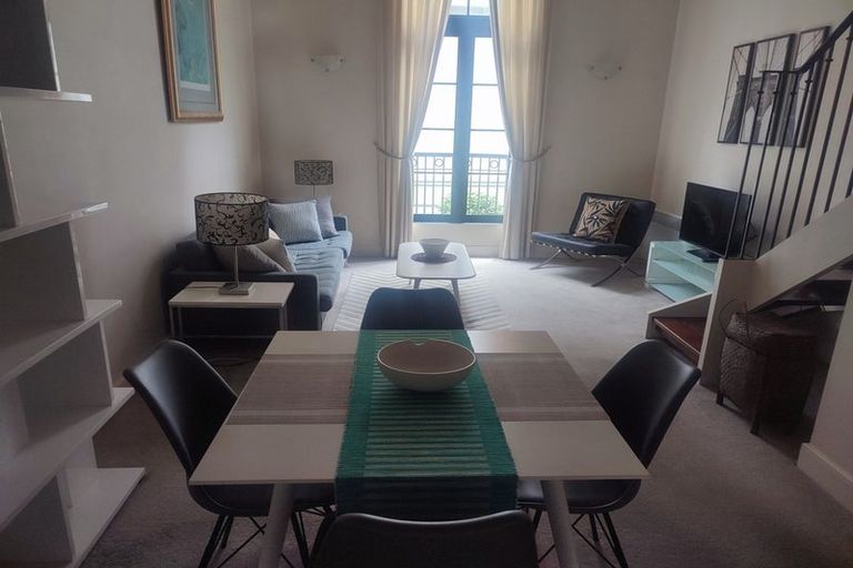 Photo of property in 5 Cheshire Street, Cannons Creek, Porirua, 5024