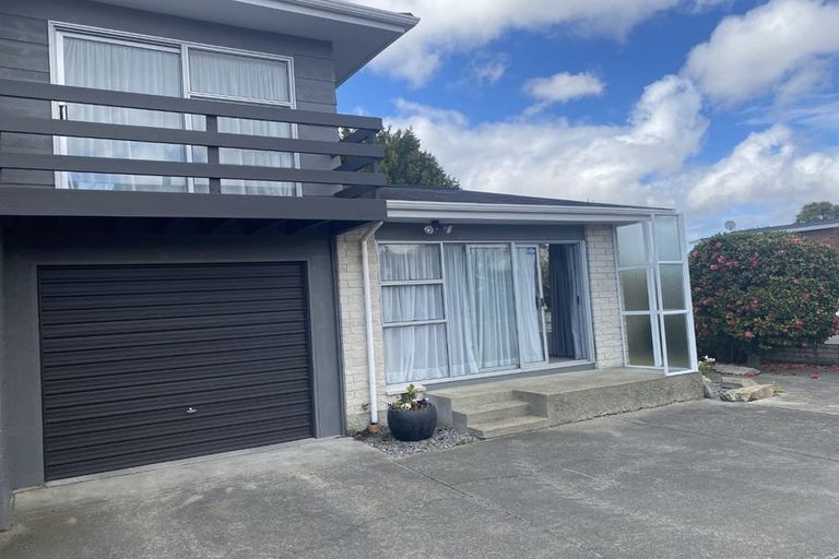 Photo of property in 8a Wyatt Place, Russley, Christchurch, 8042