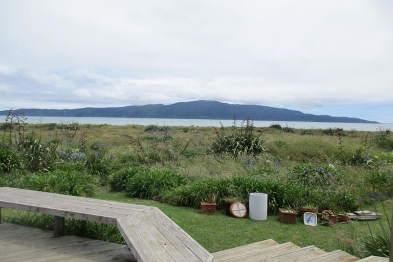 Photo of property in 97 Manly Street, Paraparaumu Beach, Paraparaumu, 5032