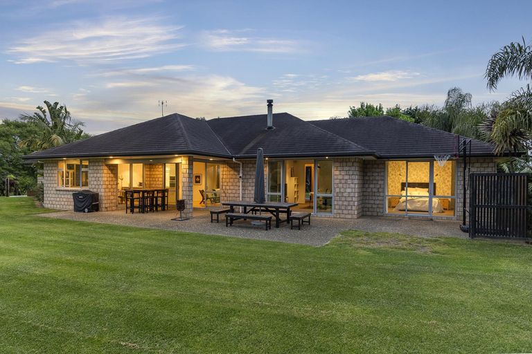 Photo of property in 300 Glenbrook Beach Road, Glenbrook, Waiuku, 2681