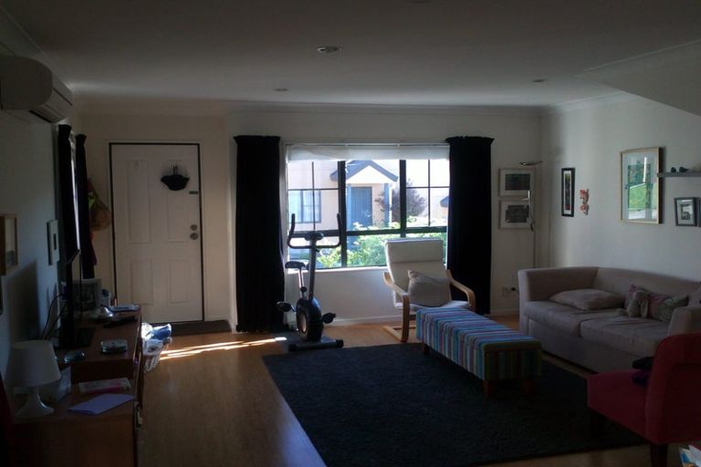 Photo of property in 77a Woodhouse Avenue, Karori, Wellington, 6012