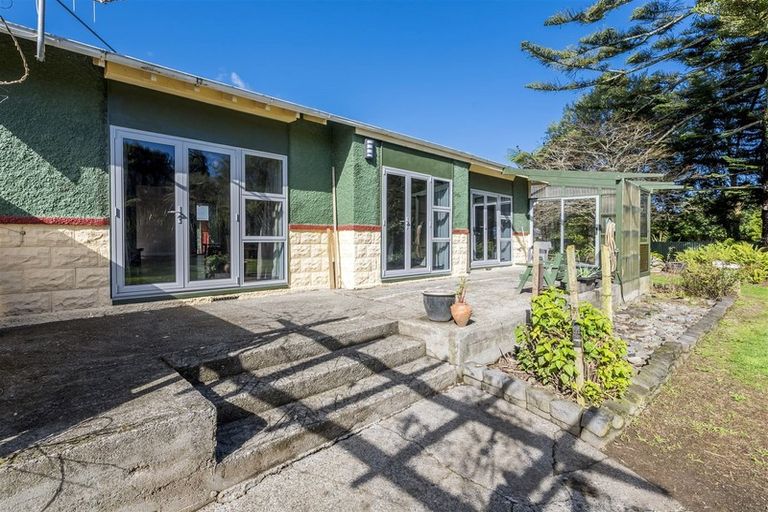 Photo of property in 222 Gladstone Road, Levin, 5571