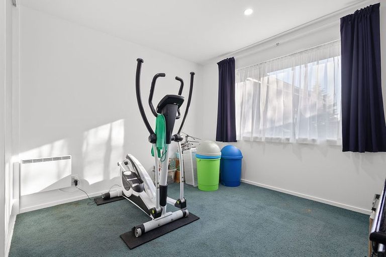 Photo of property in 19 Springs Road, Hornby, Christchurch, 8042