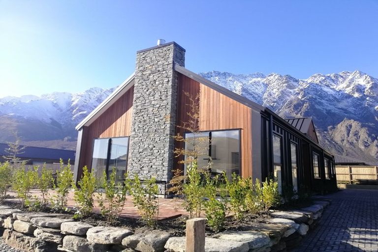 Photo of property in 8 Wheat Street, Jacks Point, Queenstown, 9371