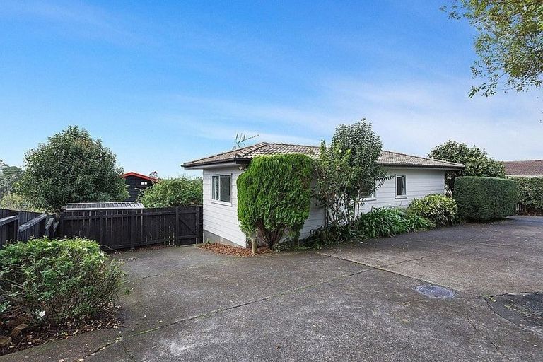 Photo of property in 2/105 Don Buck Road, Massey, Auckland, 0614