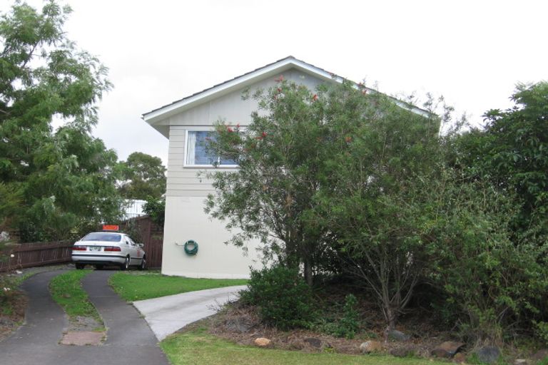 Photo of property in 26 Holmes Drive South, Massey, Auckland, 0614