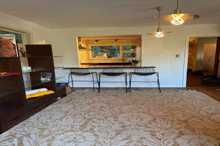 Photo of property in 5 Richmond Road, Mahina Bay, Lower Hutt, 5013