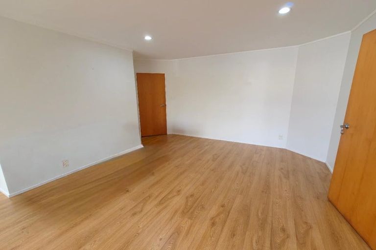 Photo of property in 74 Caribbean Drive, Unsworth Heights, Auckland, 0632