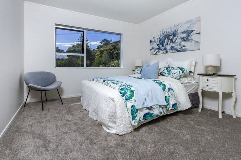 Photo of property in 1/24 Sandown Road, Rothesay Bay, Auckland, 0630